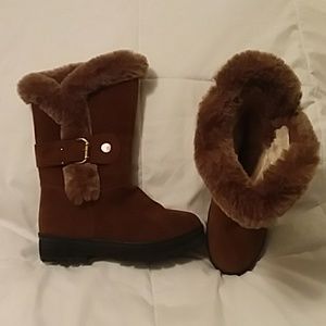 *NWOT* Seude boots with fur trim